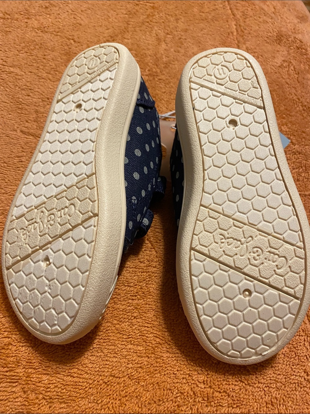 Cat & Jack Navy Polka Dot Hook-and-Loop Sneakers - Picture 2 of 3